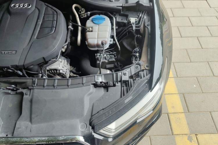 Used Audi A6L 2018 30th Anniversary Edition 35 TFSI Fashion Model Engine Bay Left