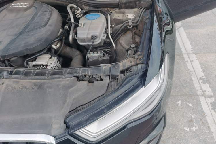 Used Audi A6L 2018 30th Anniversary Edition 35 TFSI Fashion Model Engine Bay Left