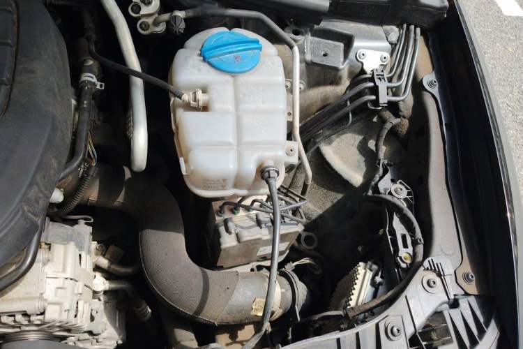 Used Audi A6L 2018 30th Anniversary Edition 35 TFSI Sport Edition Engine Bay Left