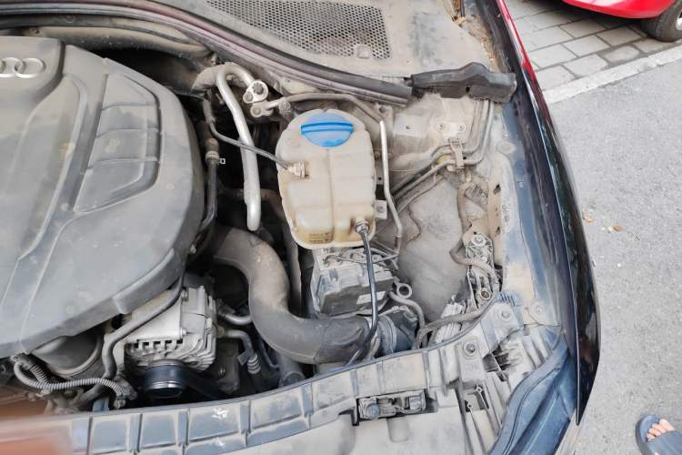 Used Audi A6L 2018 30th Anniversary Edition 35 TFSI Fashion Model Engine Bay Left