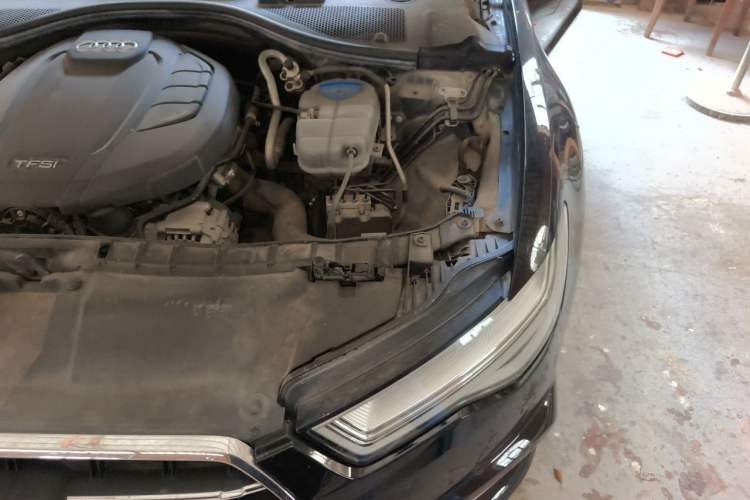Used Audi A6L 2018 30th Anniversary Edition 35 TFSI Fashion Model Engine Bay Left