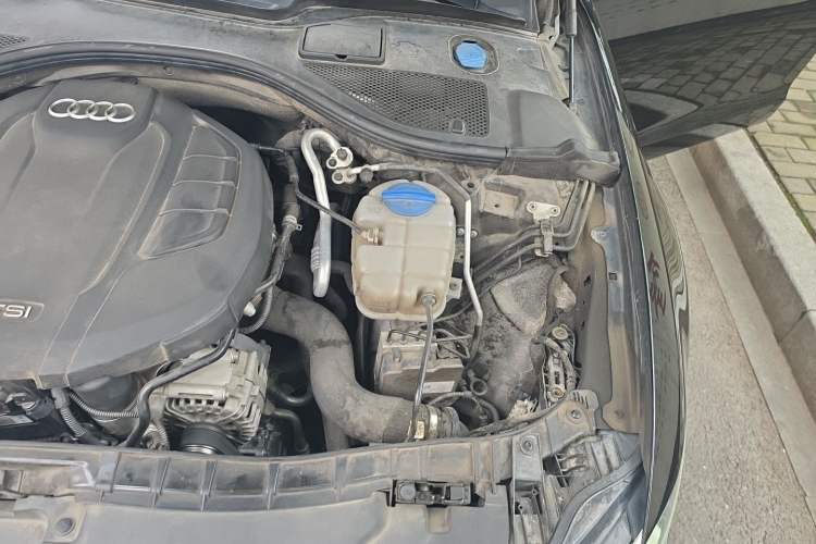 Used Audi A6L 2018 30th Anniversary Edition 35 TFSI Sport Edition Engine Bay Left