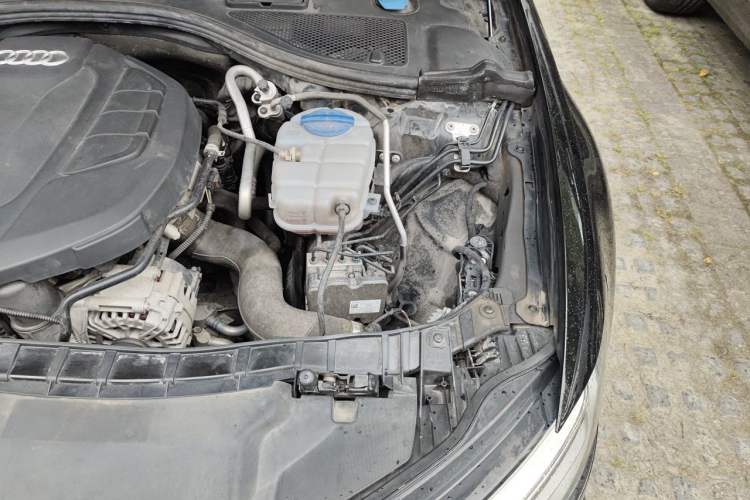 Used Audi A6L 2018 30th Anniversary Edition 35 TFSI Sport Edition Engine Bay Left