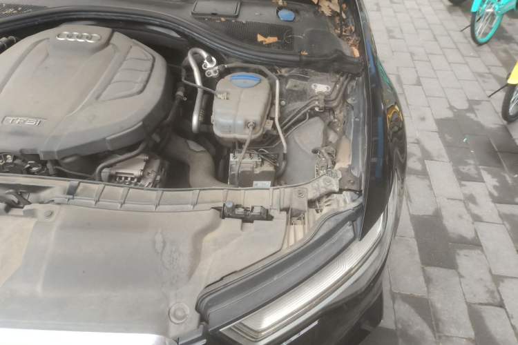 Used Audi A6L 2018 30th Anniversary Edition 35 TFSI Sport Edition Engine Bay Left