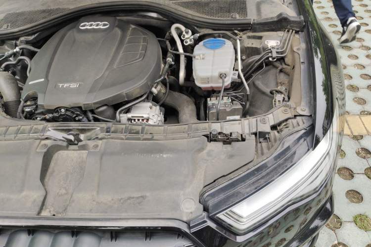 Used Audi A6L 2018 30th Anniversary Edition 35 TFSI Fashion Model Engine Bay Left