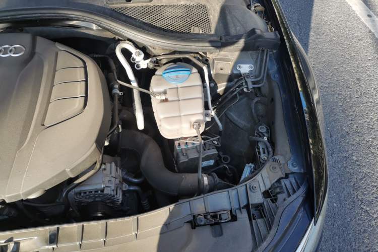 Used Audi A6L 2018 30th Anniversary Edition 35 TFSI Fashion Model Engine Bay Left