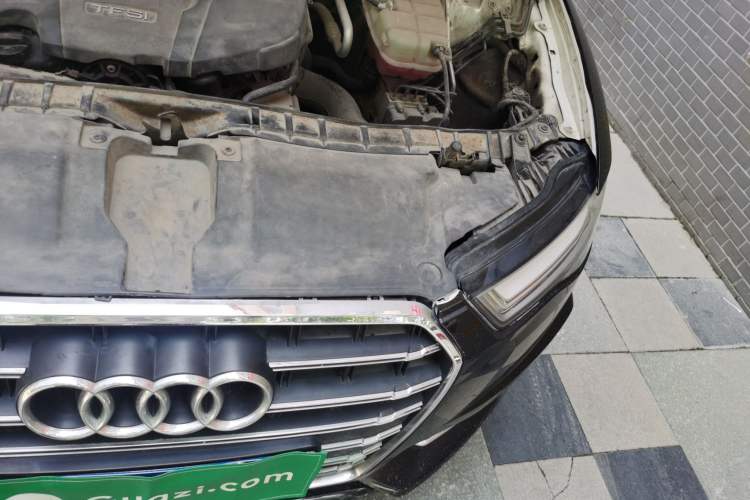 Used Audi A6L 2018 30th Anniversary Edition 35 TFSI Fashion Model Engine Bay Left
