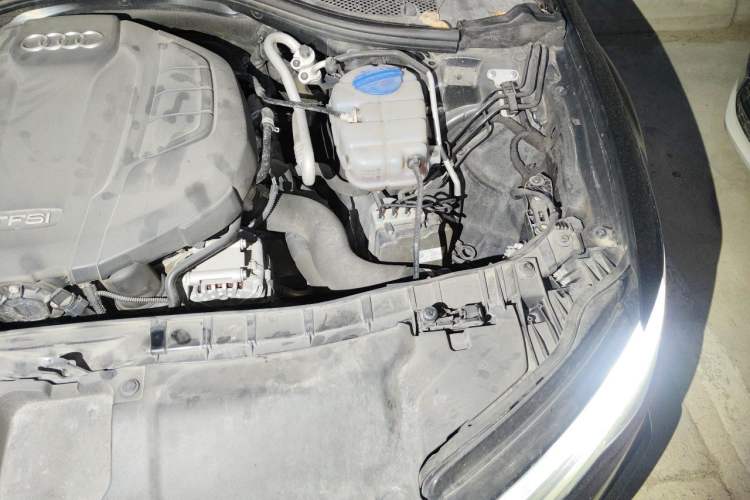 Used Audi A6L 2018 30th Anniversary Edition 35 TFSI Fashion Model Engine Bay Left