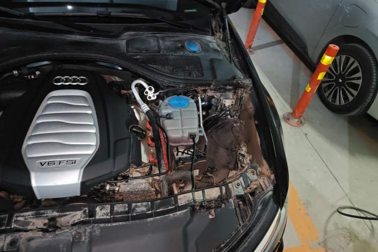 Used Audi A6L 2018 30th Anniversary Edition 30 FSI Style Model Engine Bay Left