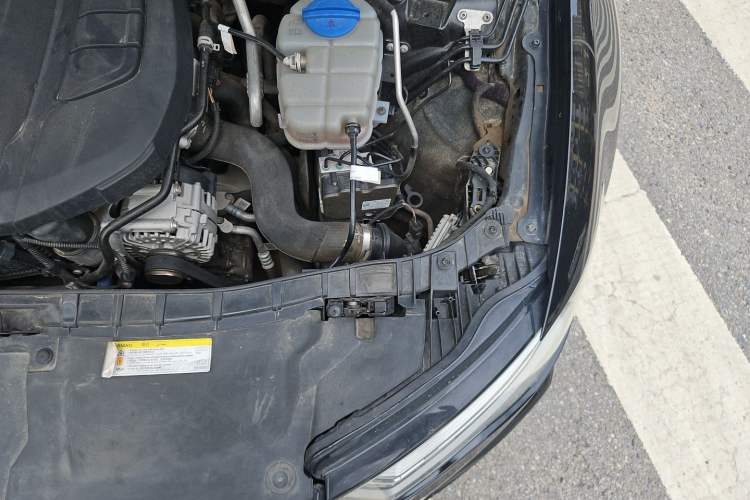 Used Audi A6L 2018 30th Anniversary Edition 35 TFSI Fashion Model Engine Bay Left