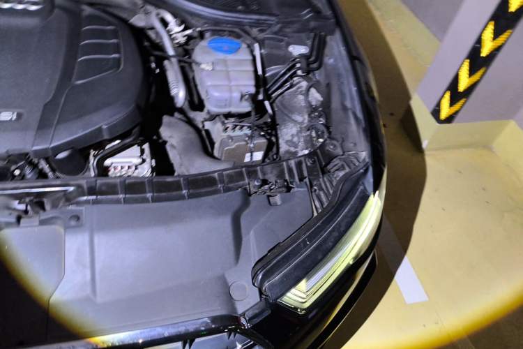 Used Audi A6L 2018 30th Anniversary Edition 35 TFSI Fashion Model Engine Bay Left
