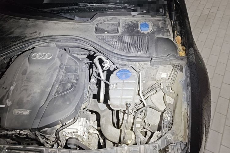 Used Audi A6L 2018 30th Anniversary Edition 35 TFSI Fashion Model Engine Bay Left