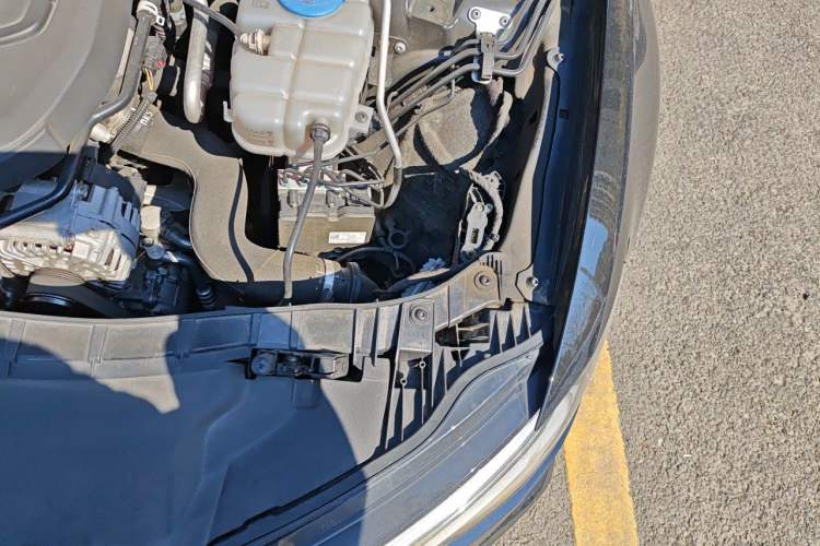 Used Audi A6L 2018 30th Anniversary Edition 35 TFSI Fashion Model Engine Bay Left