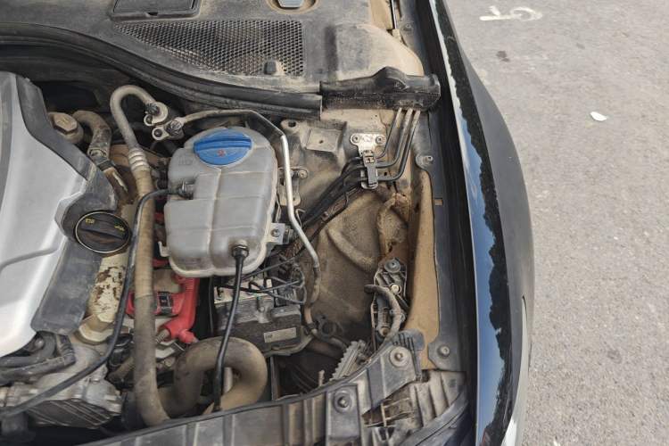 Used Audi A6L 2018 30th Anniversary Edition 45 TFSI quattro Luxury Model Engine Bay Left