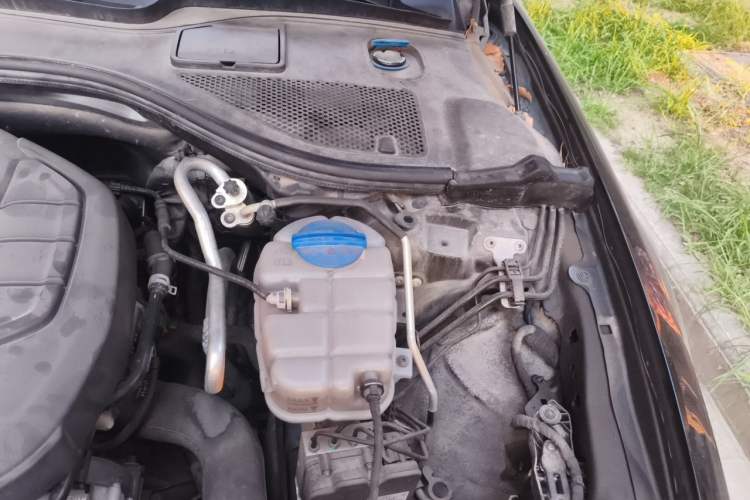 Used Audi A6L 2018 30th Anniversary Edition 35 TFSI Fashion Model Engine Bay Left