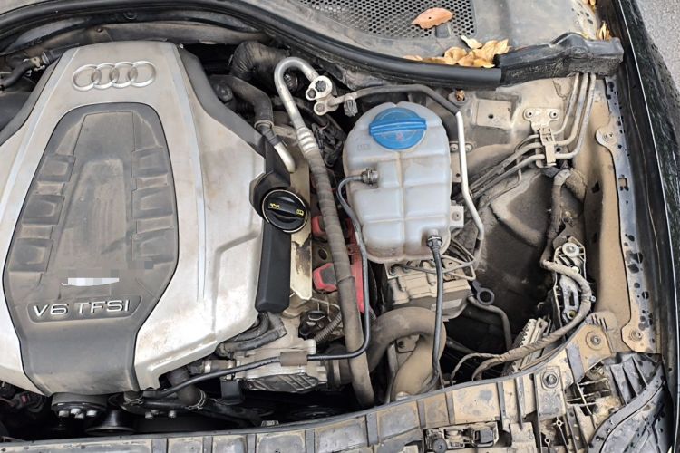 Used Audi A6L 2018 30th Anniversary Edition 45 TFSI quattro Luxury Model Engine Bay Left