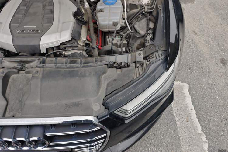 Used Audi A6L 2018 30th Anniversary Edition 45 TFSI quattro Sport model Engine Bay Left