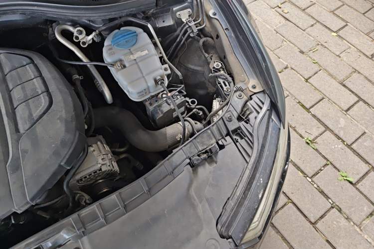 Used Audi A6L 2018 30th Anniversary Edition TFSI Trendy Model Engine Bay Left