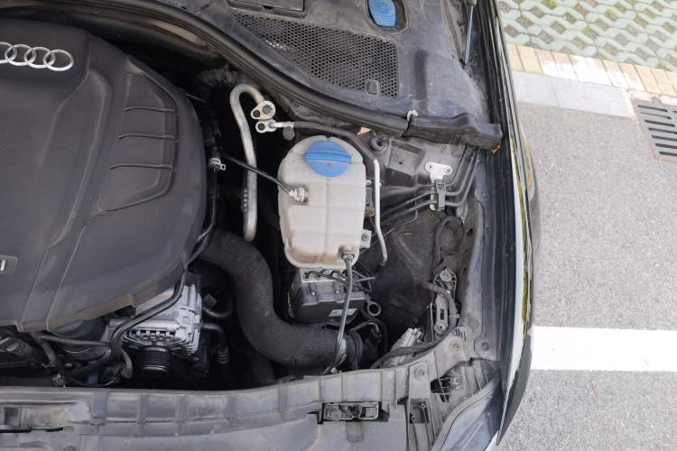 Used Audi A6L 2018 30th Anniversary Edition 35 TFSI Fashion Model Engine Bay Left