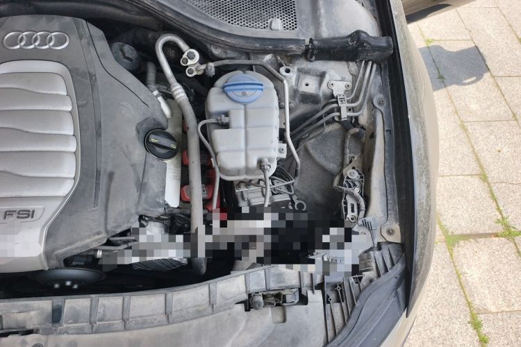 Used Audi A6L 2018 30th Anniversary Edition 30 FSI Style Model Engine Bay Left