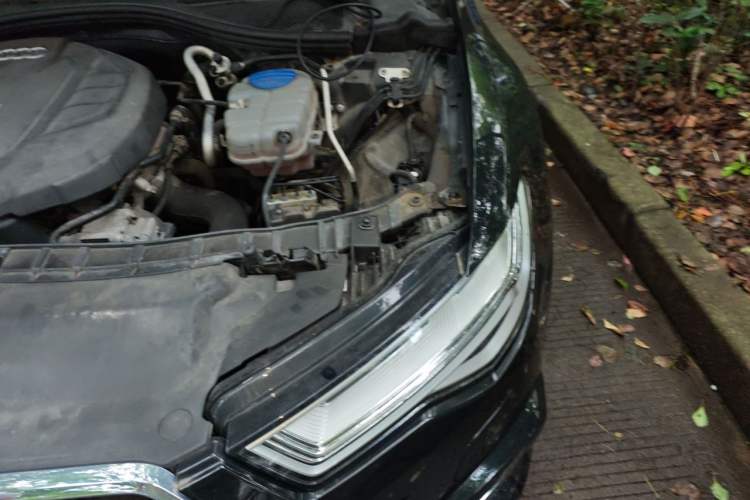 Used Audi A6L 2018 30th Anniversary Edition 35 TFSI Fashion Model Engine Bay Left