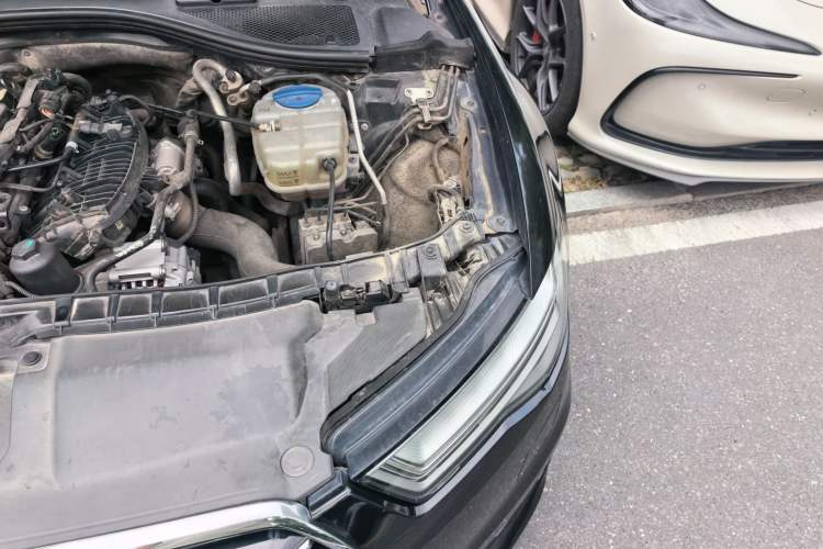 Used Audi A6L 2018 30th Anniversary Edition TFSI Trendy Model Engine Bay Left