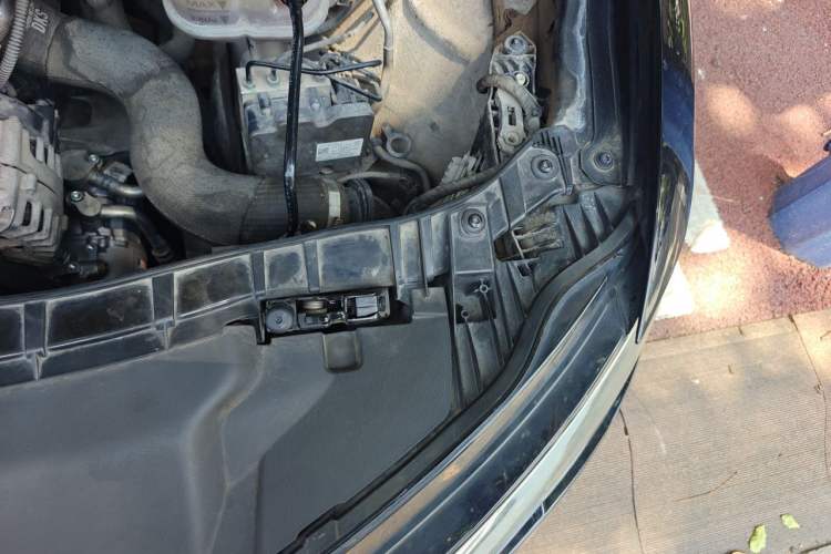 Used Audi A6L 2018 30th Anniversary Edition 35 TFSI Fashion Model Engine Bay Left