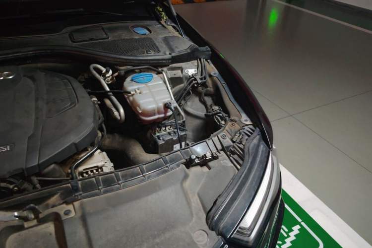 Used Audi A6L 2018 30th Anniversary Edition 35 TFSI Fashion Model Engine Bay Left