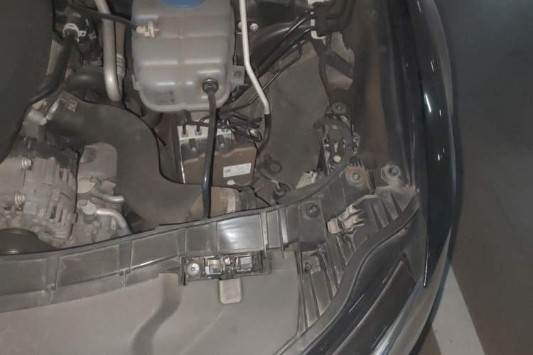 Used Audi A6L 2018 30th Anniversary Edition TFSI Trendy Model Engine Bay Left