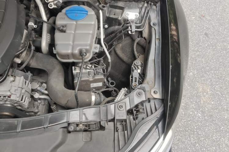 Used Audi A6L 2018 30th Anniversary Edition 35 TFSI Fashion Model Engine Bay Left
