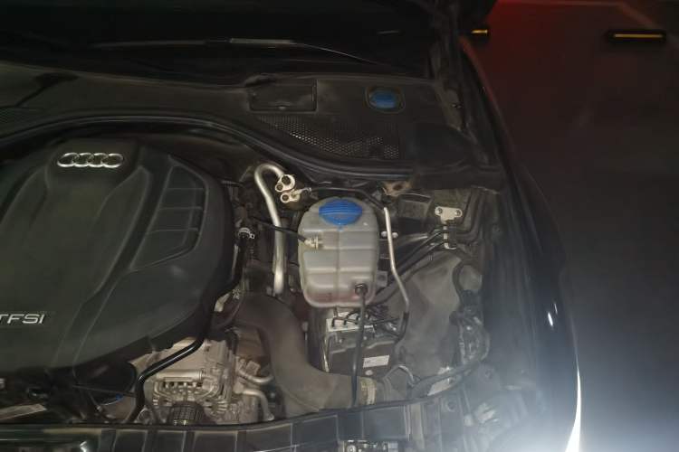 Used Audi A6L 2018 30th Anniversary Edition 35 TFSI Fashion Model Engine Bay Left