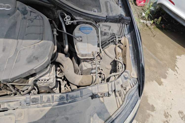 Used Audi A6L 2018 30th Anniversary Edition TFSI Trendy Model Engine Bay Left