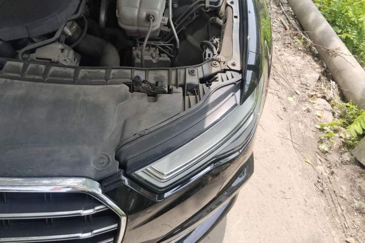 Used Audi A6L 2018 30th Anniversary Edition 35 TFSI Fashion Model Engine Bay Left