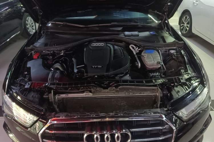 Used Audi A6L 2018 30th Anniversary Edition 35 TFSI Fashion Model Engine Bay
