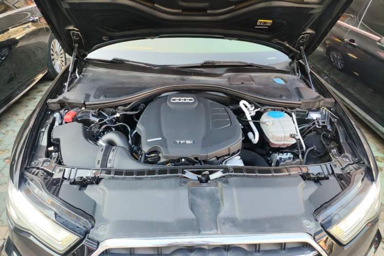 Used Audi A6L 2018 30th Anniversary Edition 35 TFSI Fashion Model Engine Bay