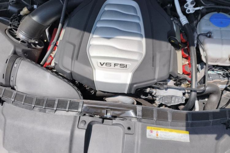 Used Audi A6L 2018 30th Anniversary Edition 30 FSI Style Model Engine Bay