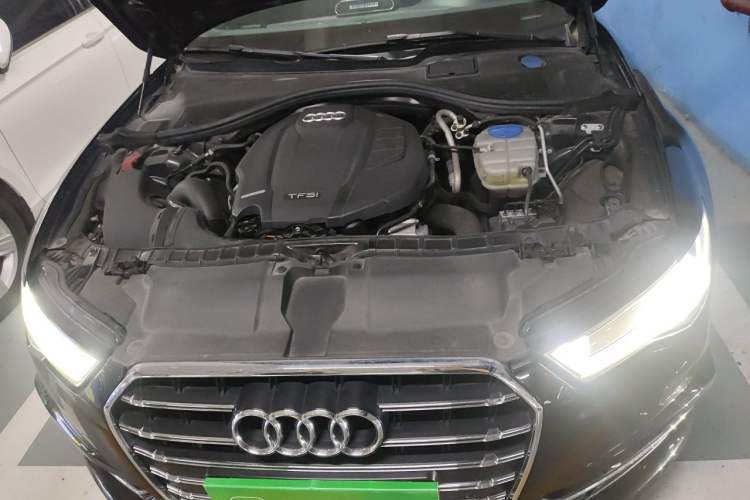 Used Audi A6L 2018 30th Anniversary Edition 35 TFSI Fashion Model Engine Bay