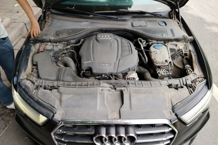Used Audi A6L 2018 30th Anniversary Edition 35 TFSI Fashion Model Engine Bay