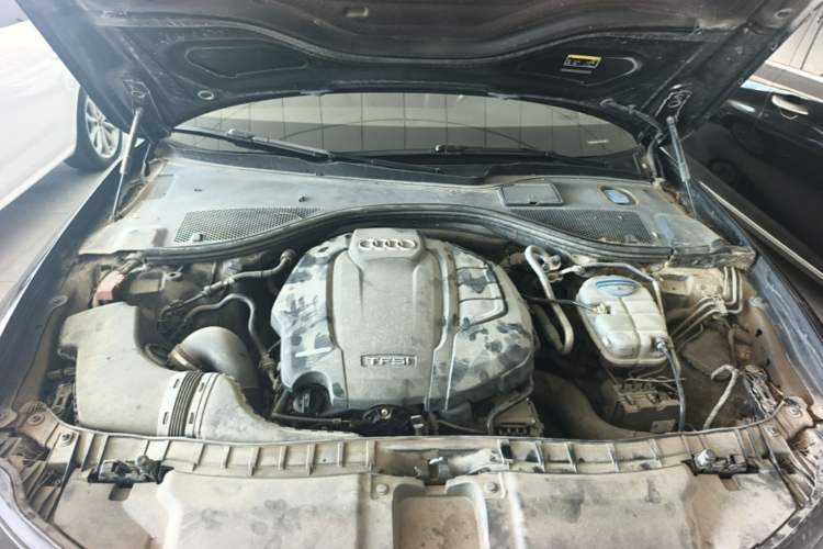 Used Audi A6L 2018 30th Anniversary Edition 35 TFSI Fashion Model Engine Bay