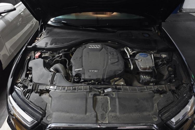 Used Audi A6L 2018 30th Anniversary Edition 35 TFSI Fashion Model Engine Bay