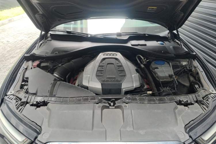 Used Audi A6L 2018 30th Anniversary Edition 45 TFSI quattro Sport model Engine Bay