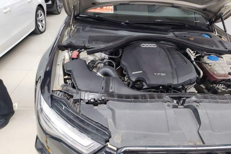 Used Audi A6L 2018 30th Anniversary Edition 35 TFSI Sport Edition Engine Bay Right