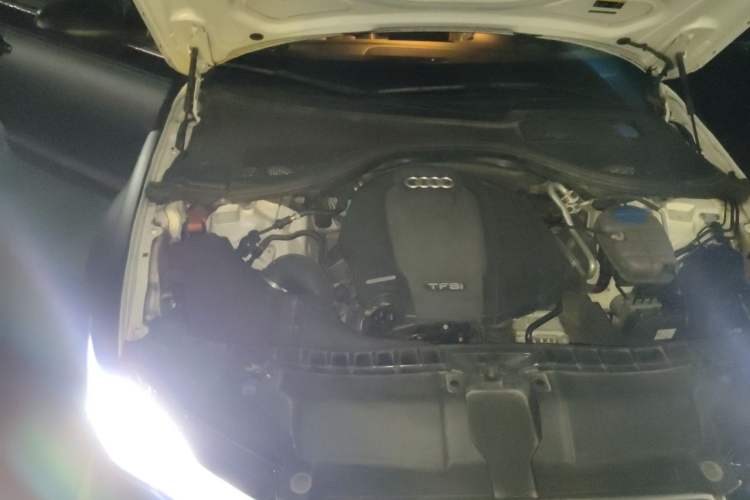 Used Audi A6L 2018 30th Anniversary Edition 35 TFSI Fashion Model Engine Bay Right