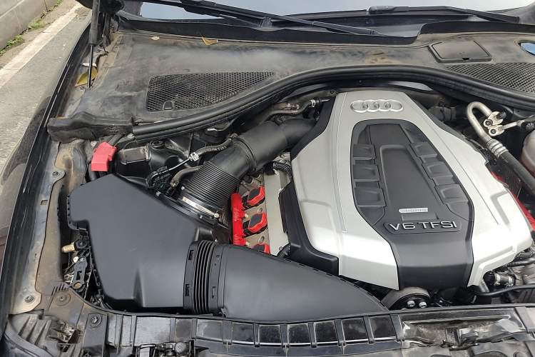 Used Audi A6L 2018 30th Anniversary Edition 45 TFSI quattro Sport model Engine Bay Right