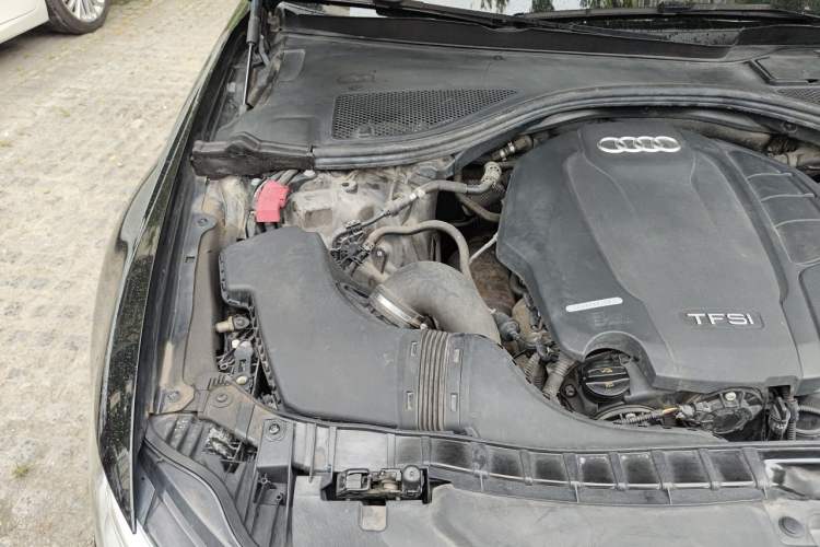 Used Audi A6L 2018 30th Anniversary Edition 35 TFSI Sport Edition Engine Bay Right