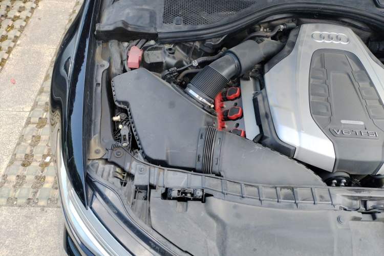 Used Audi A6L 2018 30th Anniversary Edition 45 TFSI quattro Luxury Model Engine Bay Right