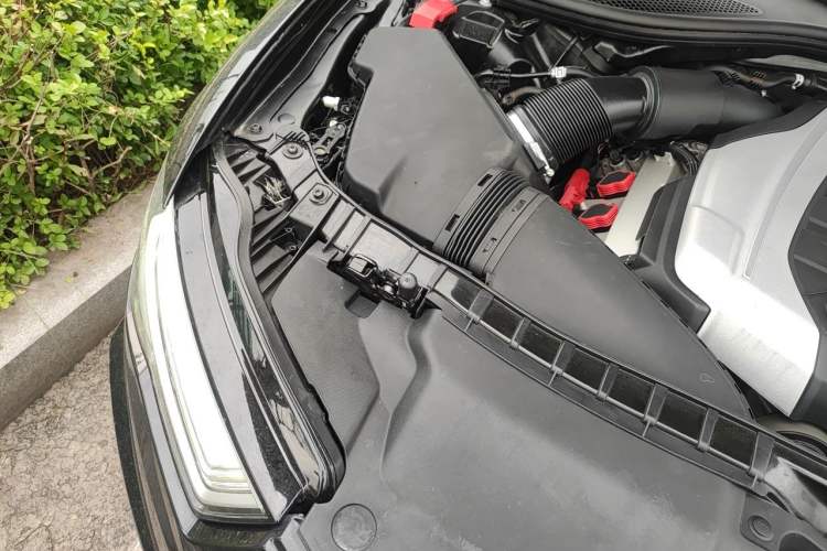 Used Audi A6L 2018 30th Anniversary Edition 45 TFSI quattro Sport model Engine Bay Right