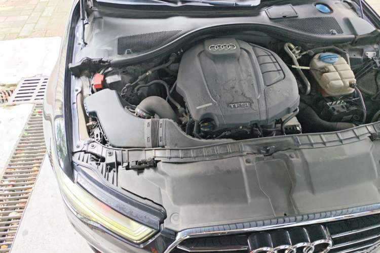 Used Audi A6L 2018 30th Anniversary Edition 35 TFSI Fashion Model Engine Bay Right