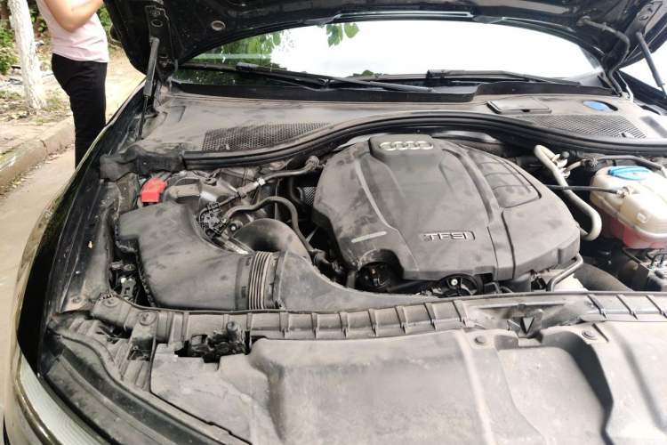 Used Audi A6L 2018 30th Anniversary Edition 35 TFSI Fashion Model Engine Bay Right