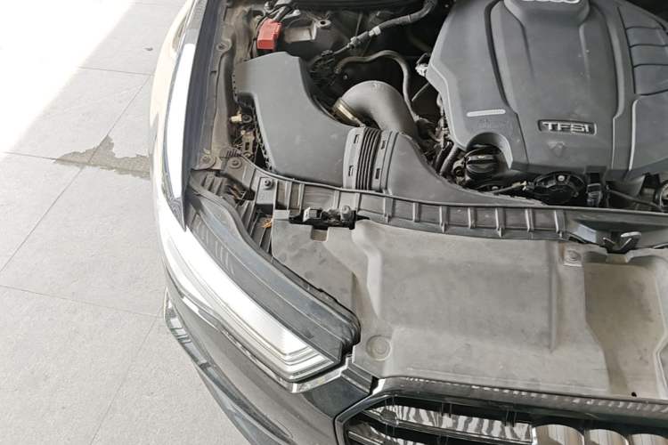 Used Audi A6L 2018 35 TFSI Collector's Edition Engine Bay Right
